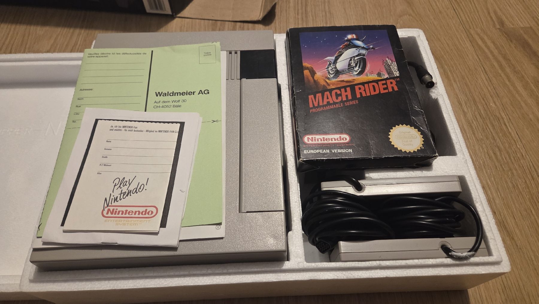 Nintendo Console: Nintendo NES originale, console de collection rare ! – Usato da Confignon venduto da Dreamcruise 3