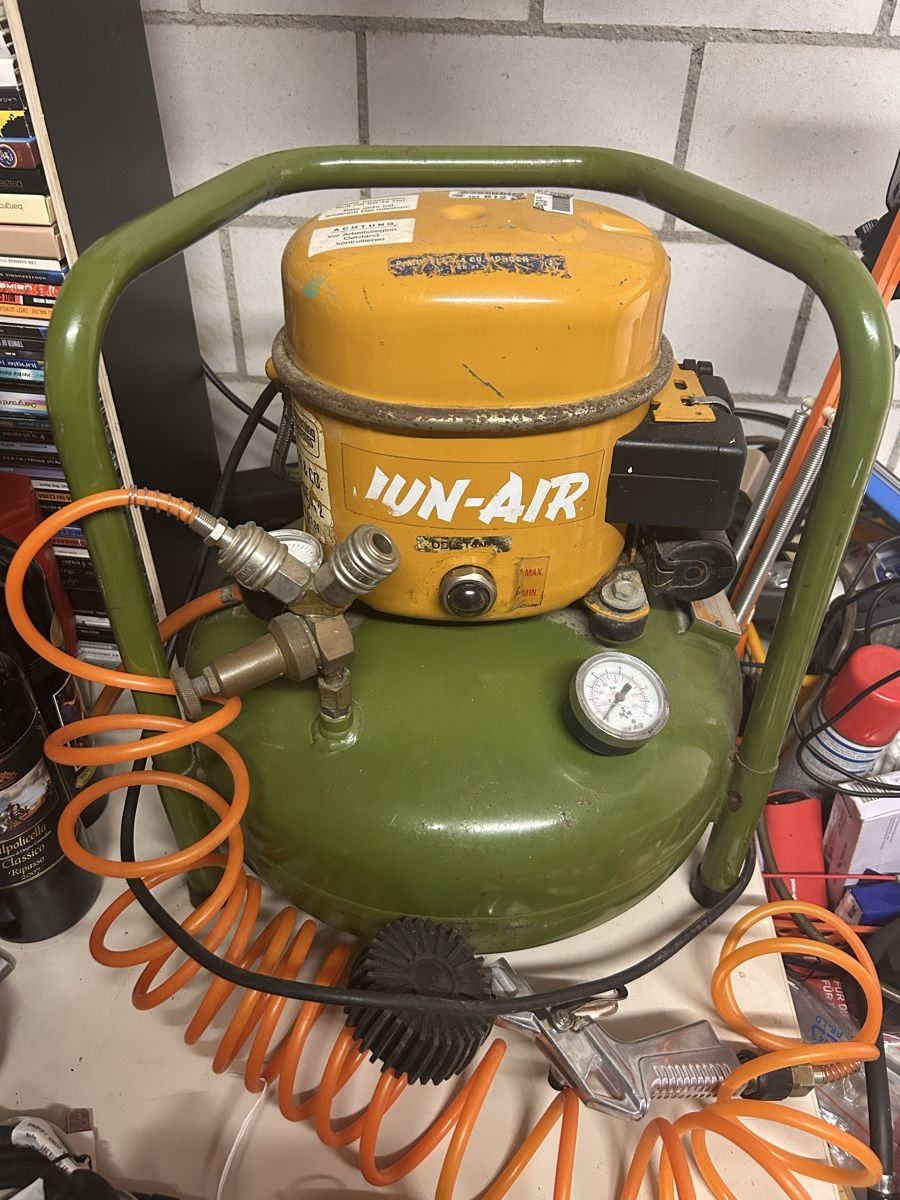 Jun-Air Compressori: Jun-Air Leiseluft- Kompressor - 15L, Jahr 1979! – Usato da Zürich venduto da jasmin011