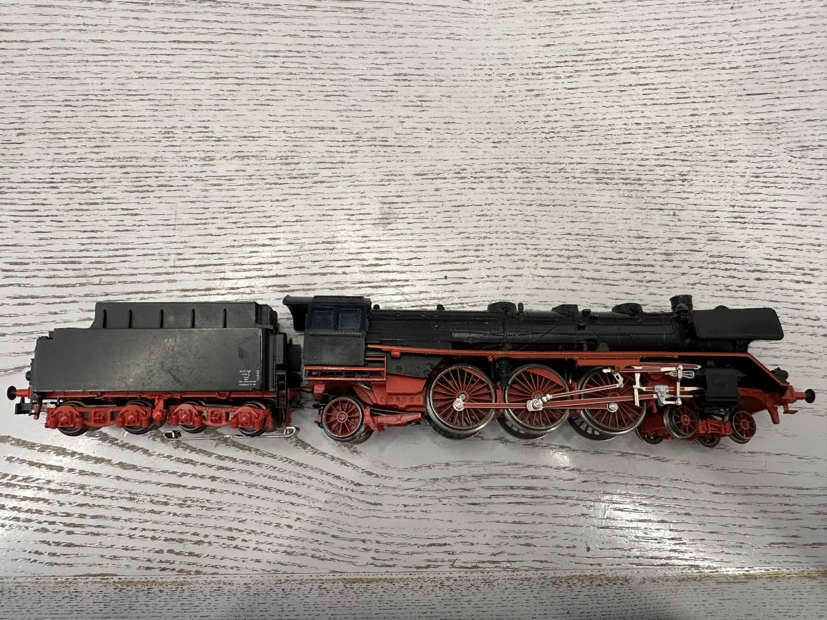 Märklin Modellini di ferrovie: Märklin 3085 DB BR 003 – Usato da Lupsingen venduto da New-Haven 3