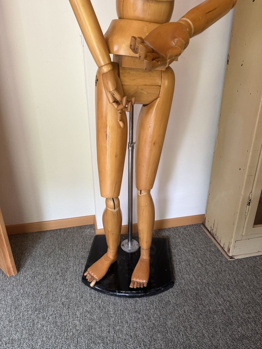 Sonstige Dekorationen & Accessoires: Holzschaufensterpuppe – Gebraucht aus Nesslau von kult24 2