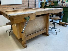Holz-Werkbank / Schreinerbank mit Werkzeugschrank