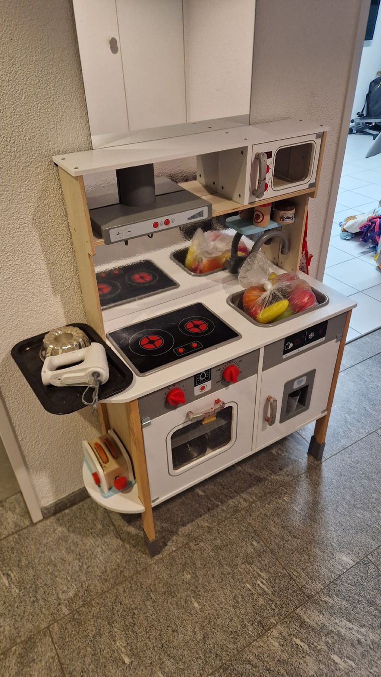 Ikea Giocattoli: Kinderküche Spielküche – Usato da Thalwil venduto da Nektus