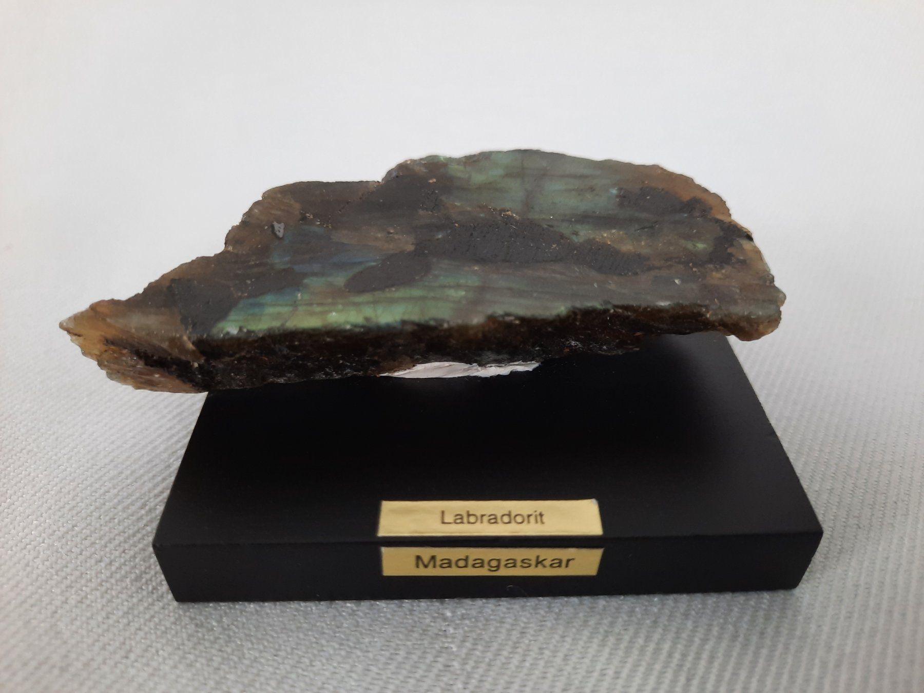 Pietre preziose: LABRADORIT aus Madagaskar auf Sockel, ca. 60 mm – Usato da Beinwil am See venduto da Restwert_Beinwil 1