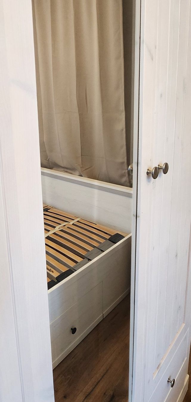 Armadi: Grosser Kleiderschrank mit Spiegel – Usato da Spiez venduto da _Roxy 1