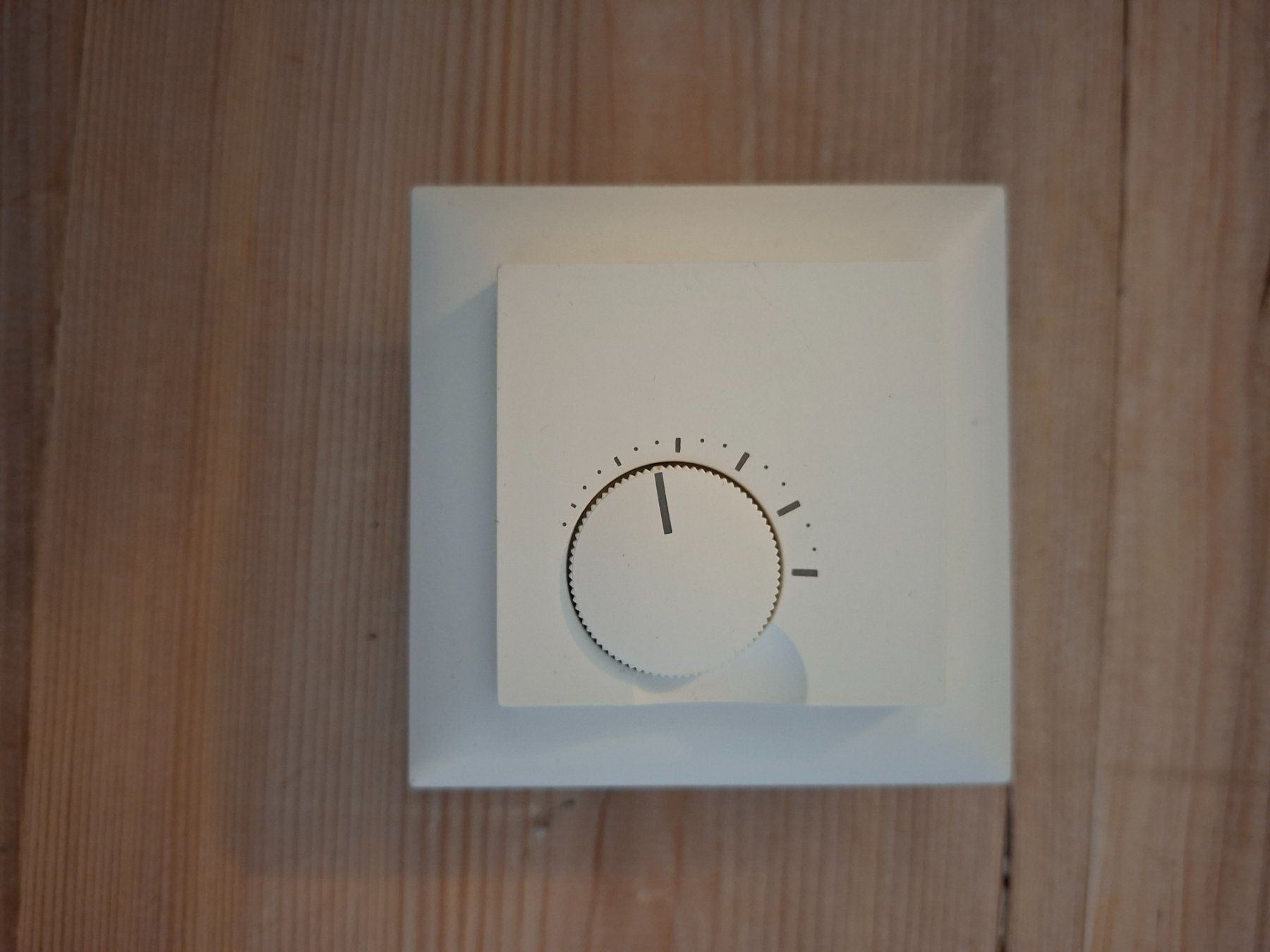 Interruttori: UP Raumthermostat – Usato da Emmenmatt venduto da BitHeater