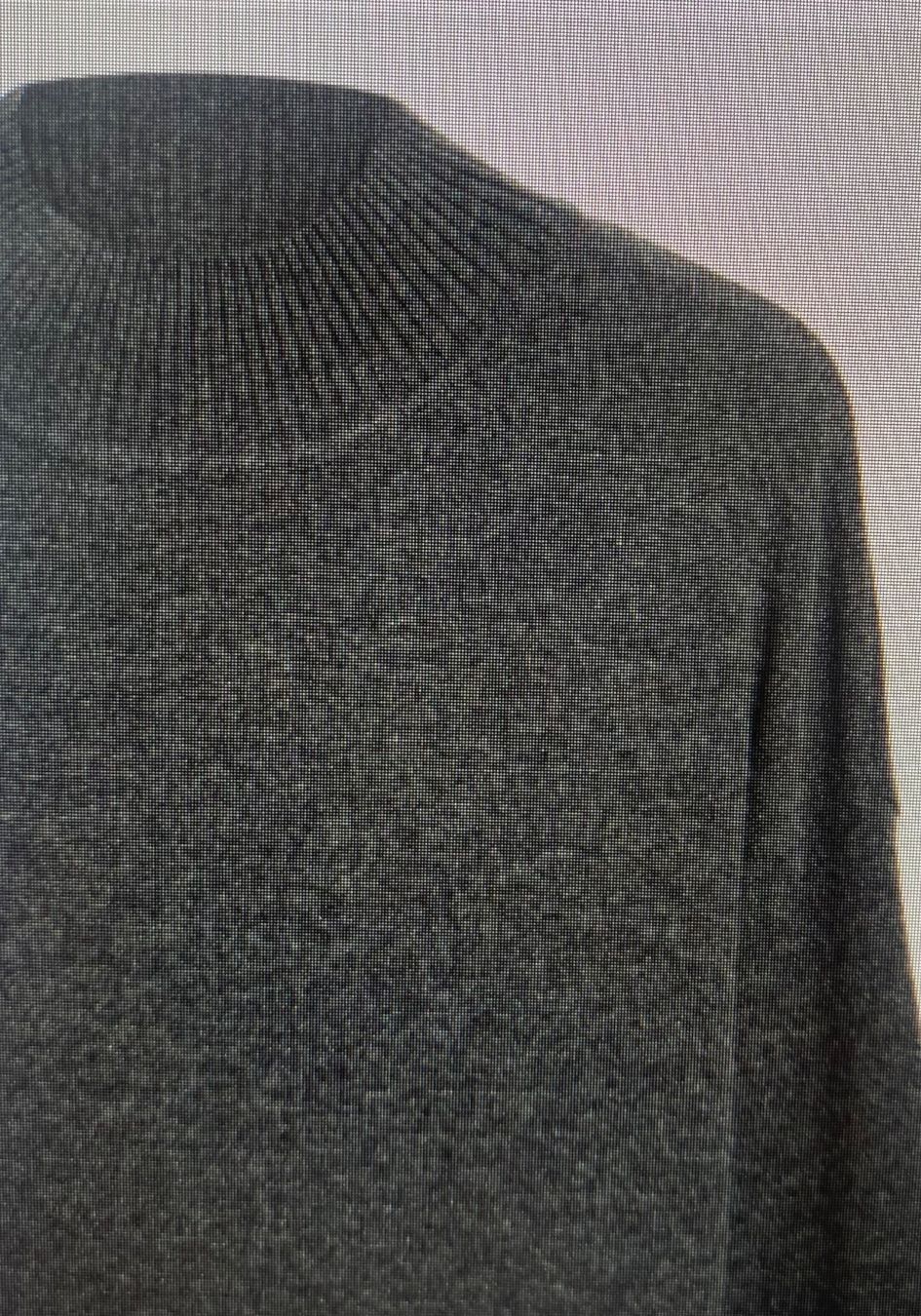 Cos Lots de vêtements: 2 Strickkleider mit Stehkragen COS – D'occasion à Zürich par esk_6ymz 2