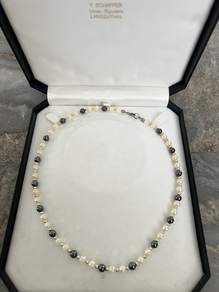 Perle (finte): Elegante Perlenkette mit Hämatit – Usato da Roggwil BE venduto da adler78 1