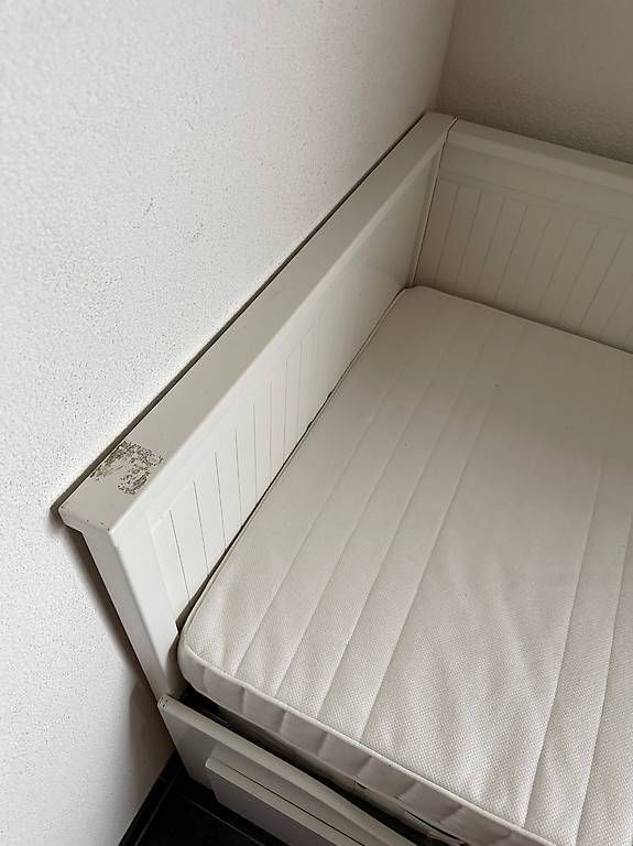 Letti: Lit Banquette Ikea Hemnes + Matelas Omsintsint – Usato da Bulle venduto da zbr_twx7 1