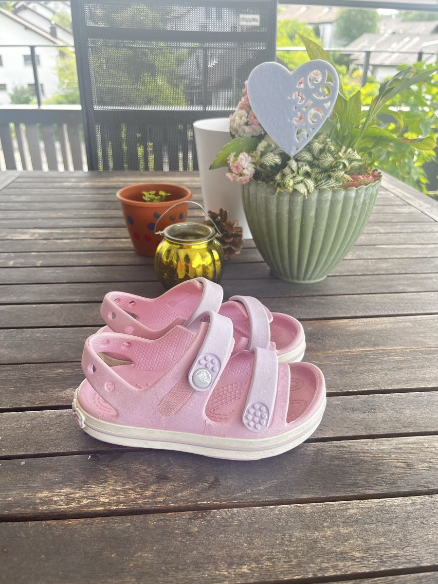 Crocs Scarpe per ragazze: Crocs Sandalen Grösse 26-bis 27 cm – Usato da Winterthur venduto da jul_6wfq