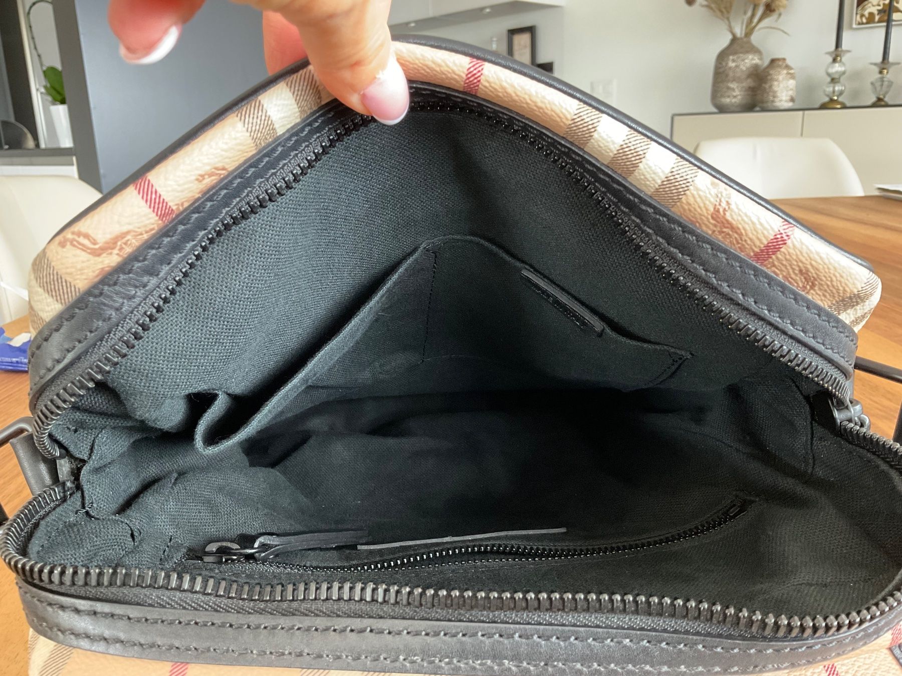 Burberry Sacs: Burberry Umhängetasche – D'occasion à Vallamand par zizou98 3