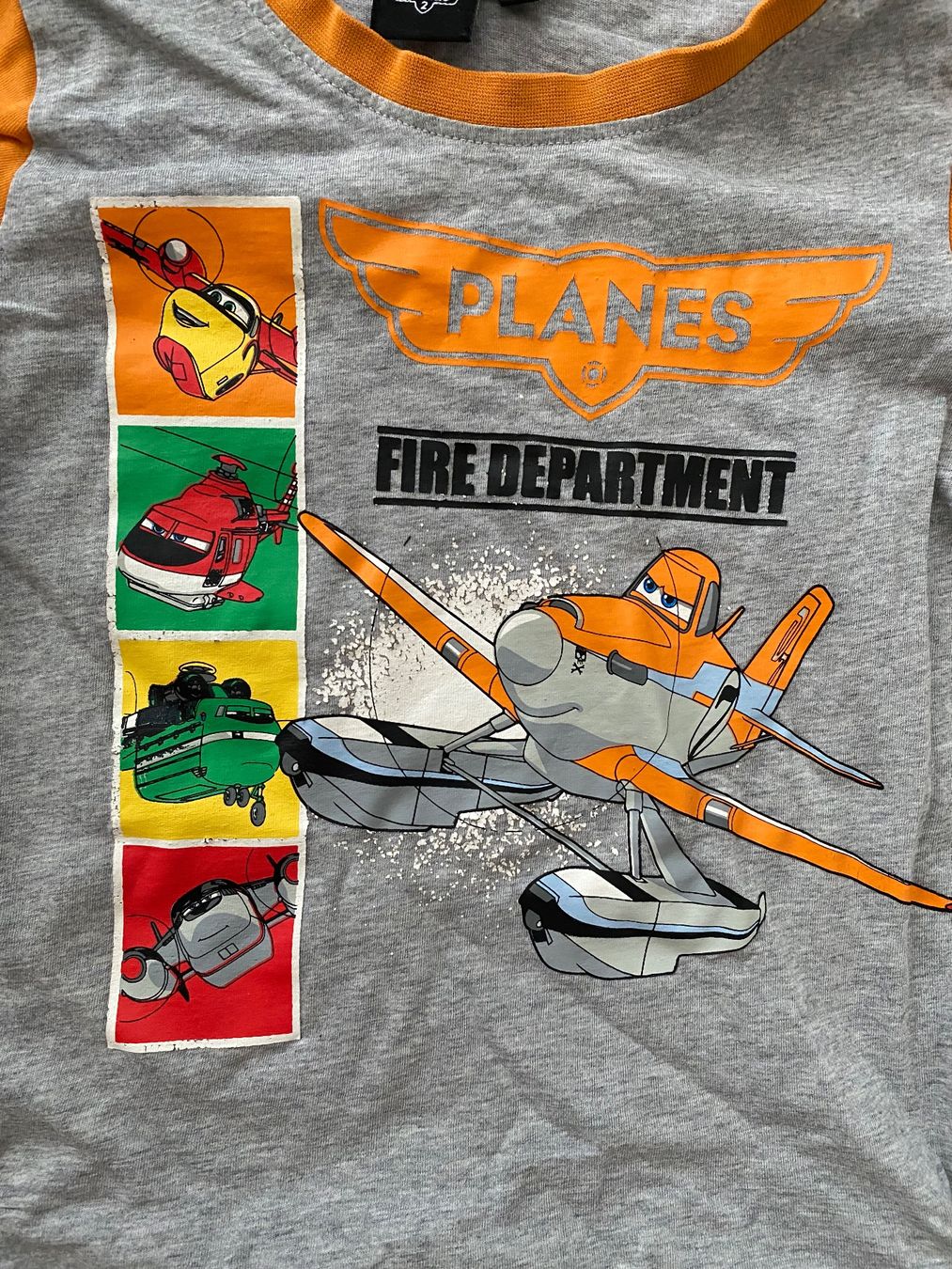 Disney Hemden, T-Shirts & Polos: T-Shirt Planes 2 Grösse 110 – Gebraucht aus Einsiedeln von PaedeK84 1