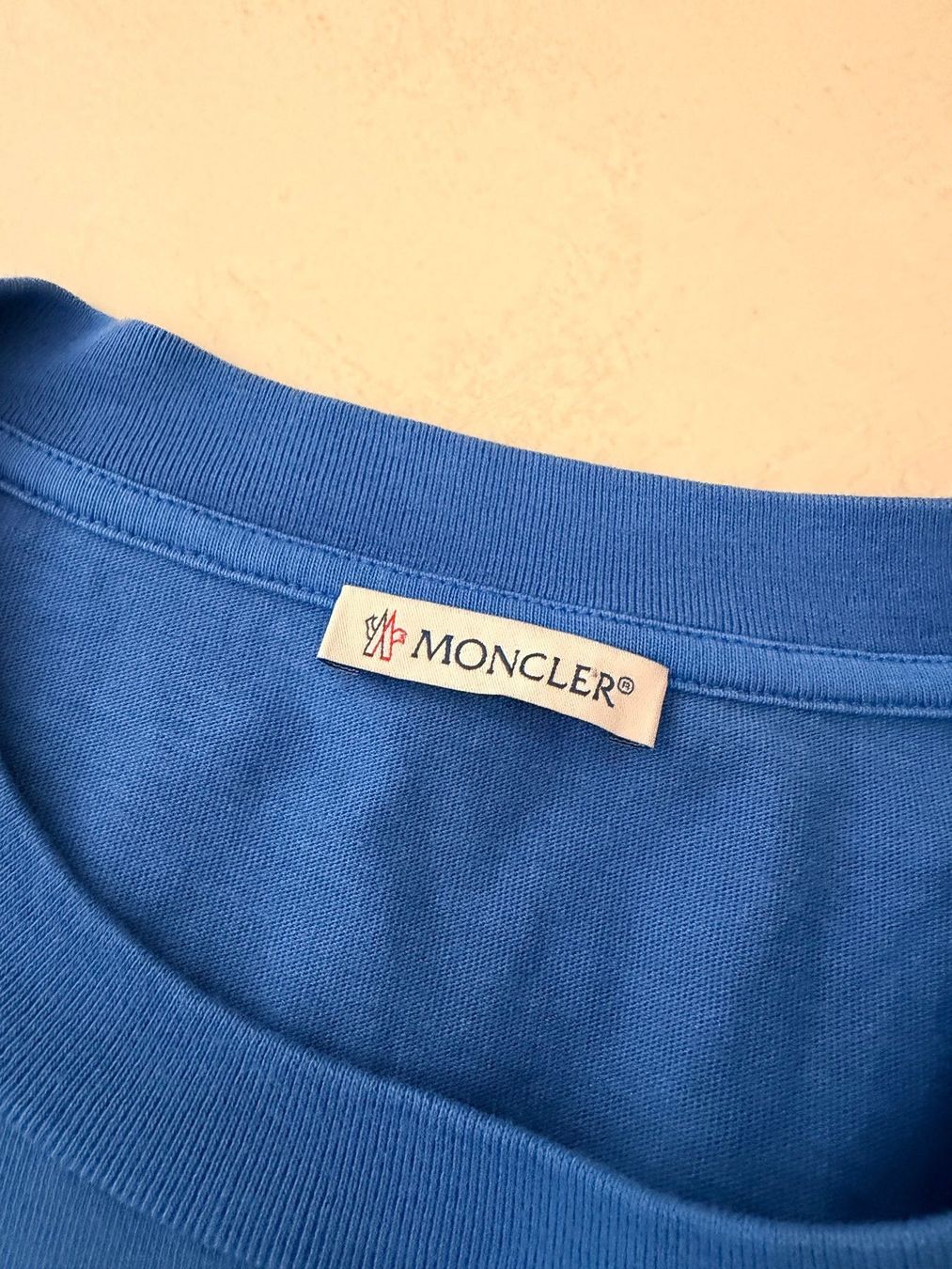 Moncler T-shirt: Moncler T-Shirt – Usato da Chambésy venduto da rob_gl27 2