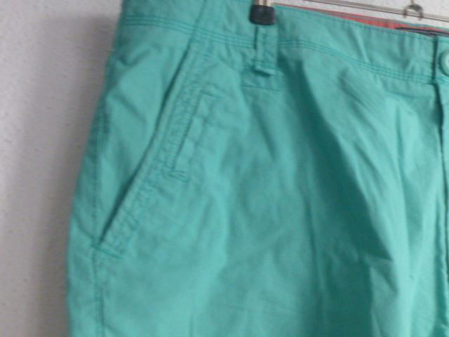 C&A Hosen: Bermuda Hose Grün Gr. 42,  NEU – Neu (gemäss Beschreibung) aus Hinwil von Glasperlen 4