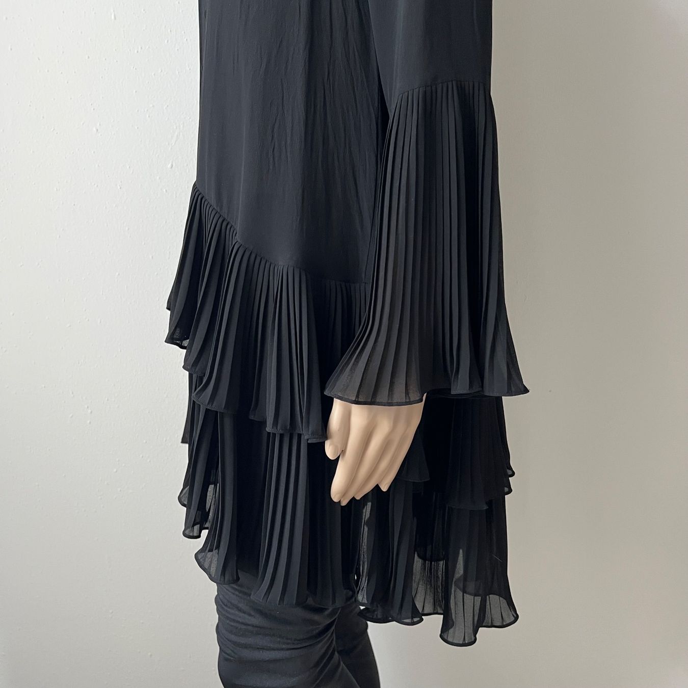 Vestiti: UTERQÜE Seidenkleid 🖤 – Usato da Zürich venduto da ClosetQueen 3