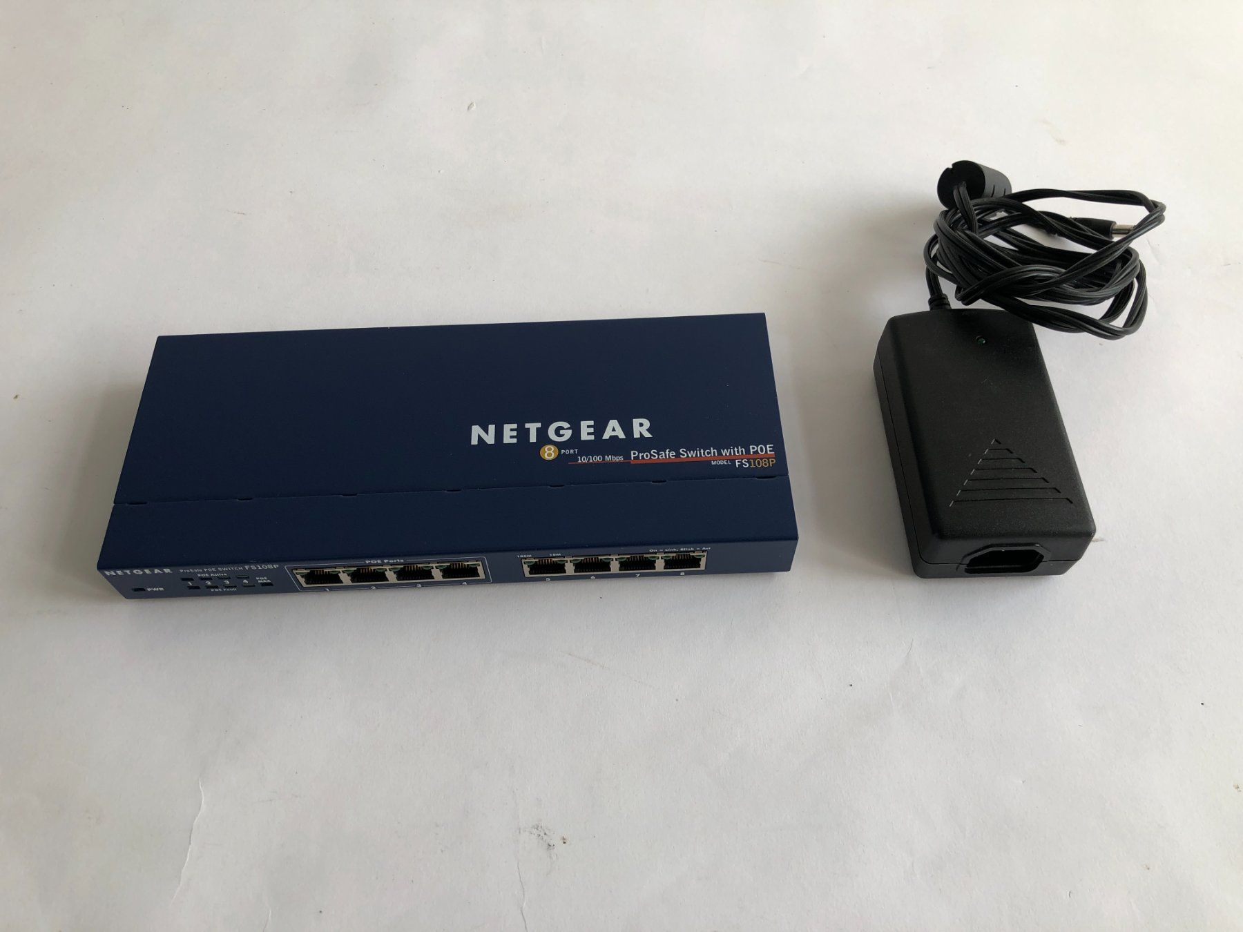Netgear Hubs & Switches: Netgear PoE-Switch FS108P – Gebraucht aus Huttwil von Thoste