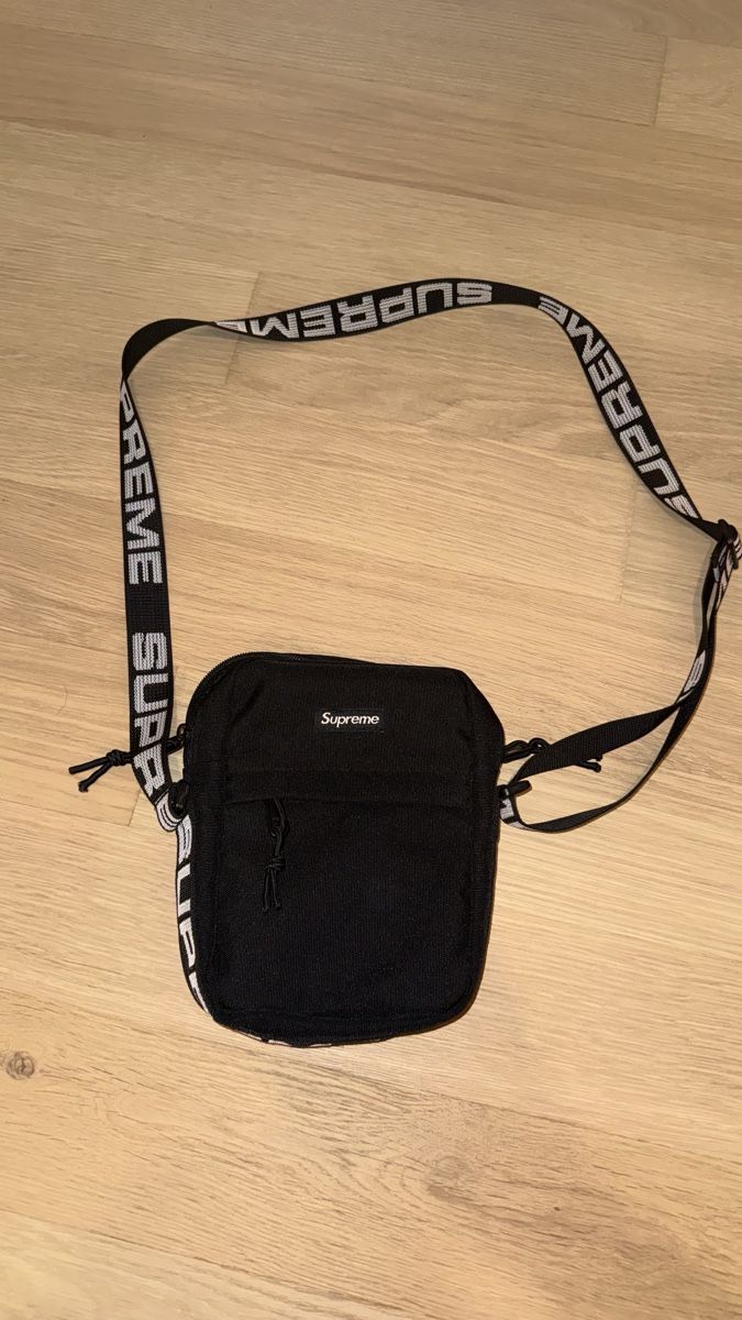Supreme Borse: Supreme SS18 Shoulder Bag – Nuovo (secondo la descrizione) da Pully venduto da Evgenii13