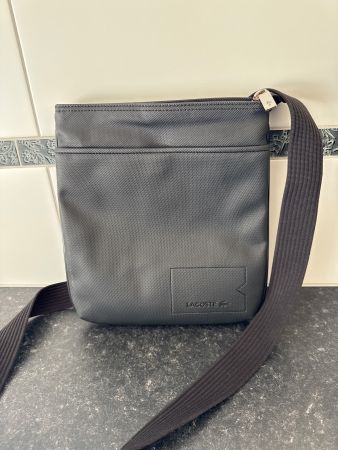 Sac Lacoste en très bon état