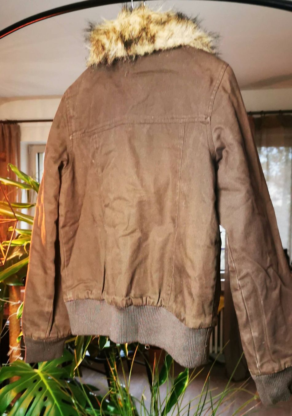 Jacken: Etnies Winterjacke, Braun, Kunstfell Kragen - S – Gebraucht aus Wettingen von JasminL92-2 2