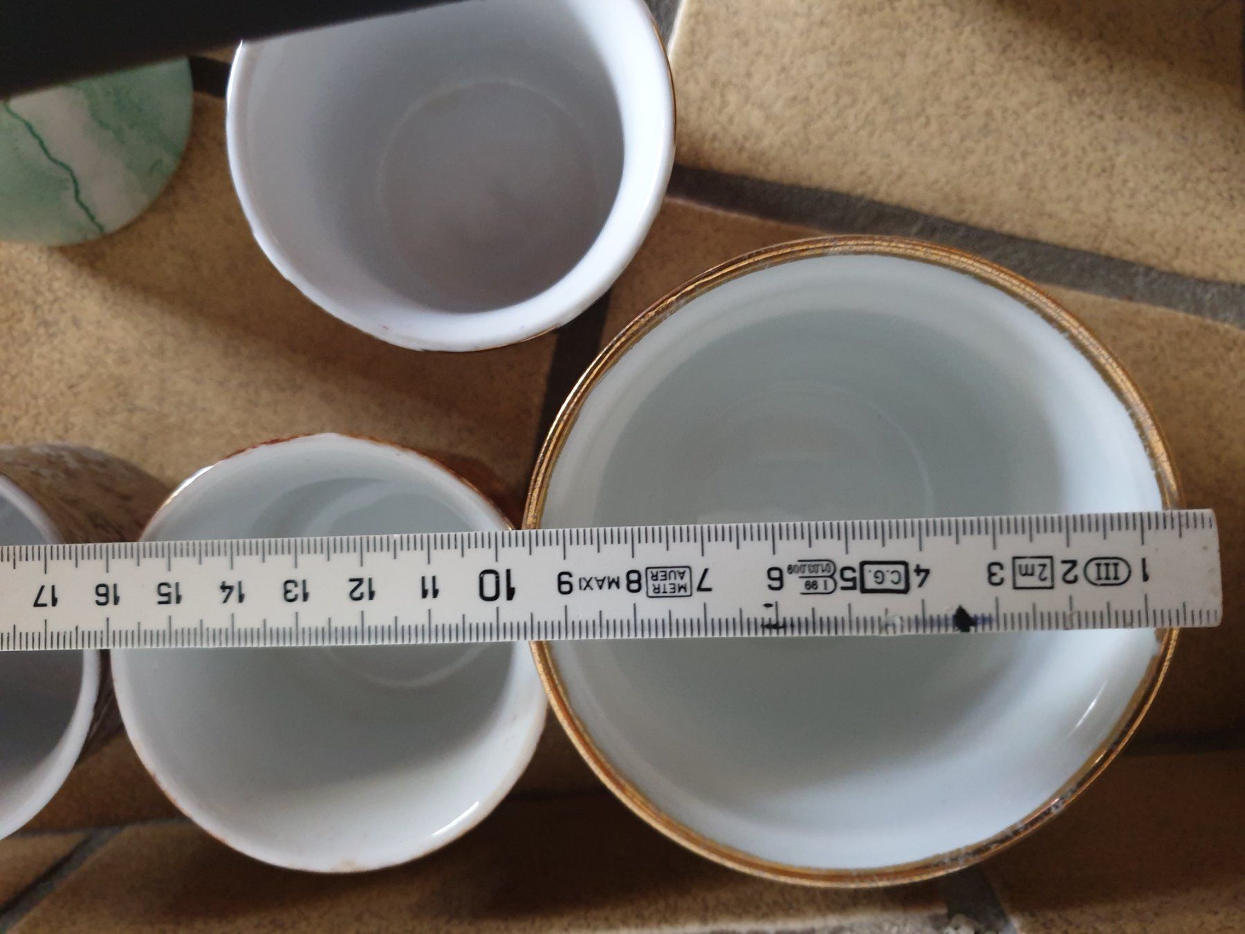 Blumentöpfe: Kleine Übertöpfe, gelüstert – Gebraucht aus Schönengrund von lia_t65g 4