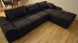 Neues Sofa zu verkaufen (4 Monate gebraucht)