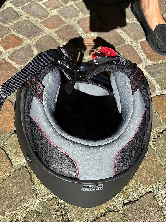 Completi & Tailleur: Motorradbekleidung Damen S/M mit Helm – Usato da Zürich venduto da gutting 2