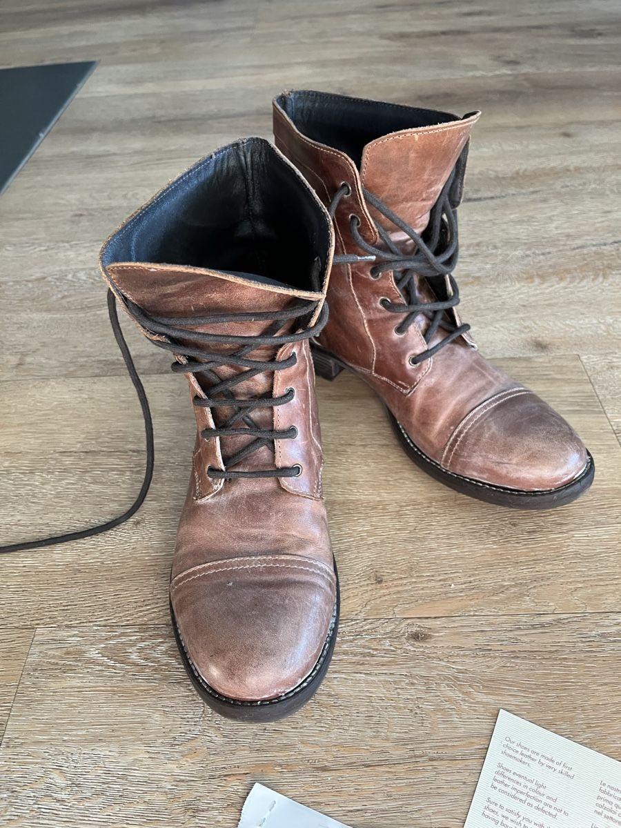 Scarpe da donna: Stivaletti da donna Gr.40 – Usato da Giubiasco venduto da sc-77 1