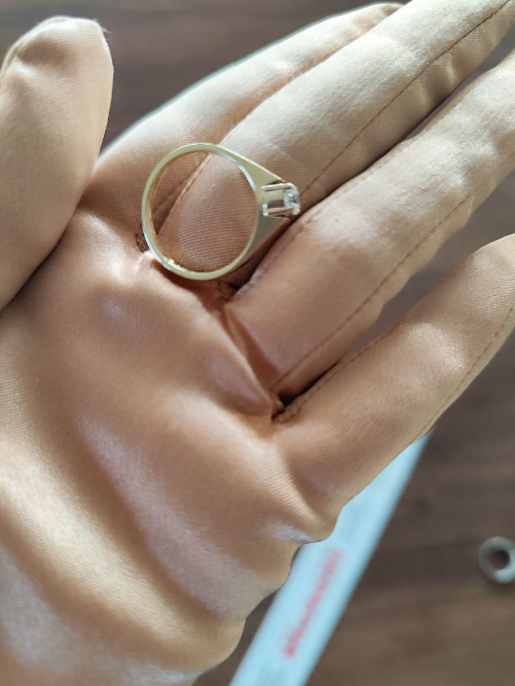 Anelli: Eleganter Goldring mit Diamant – Usato da Uerikon venduto da paloma61 2