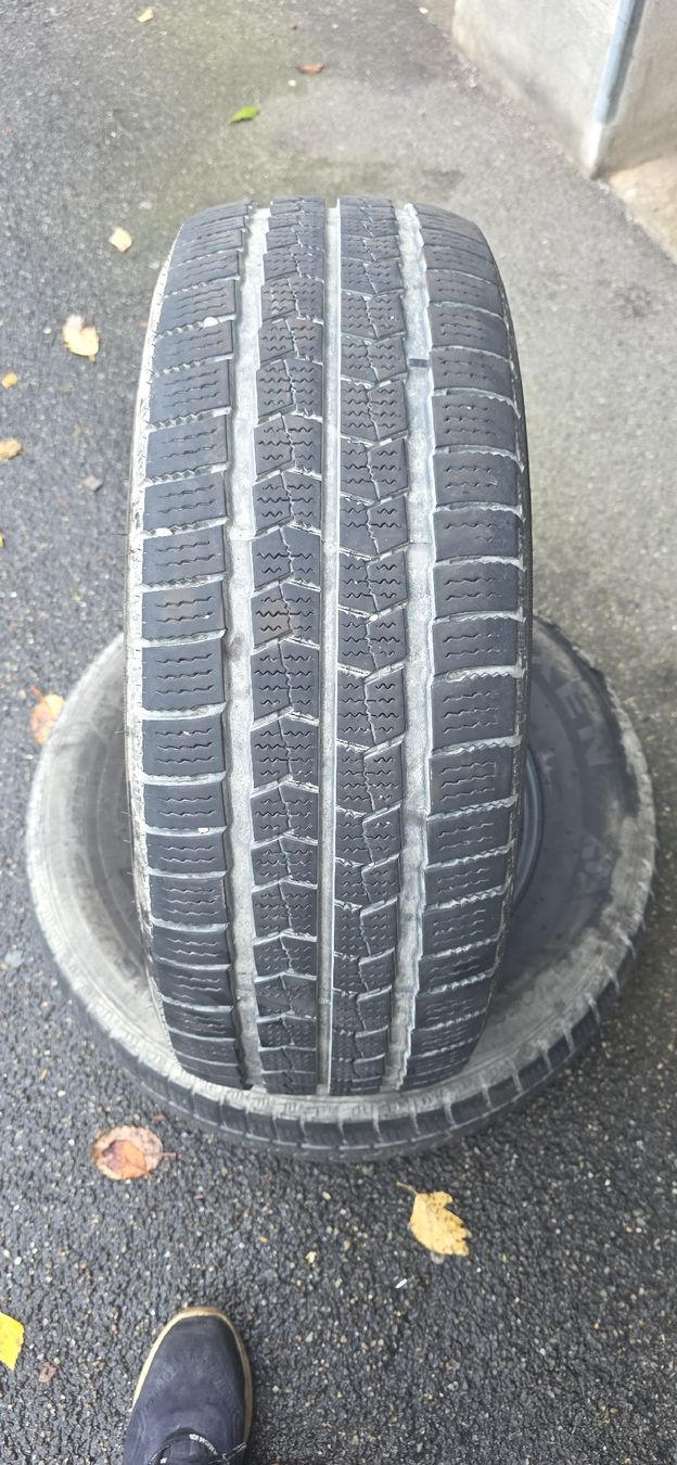 Nexen Pneus & Kompletträder: Winterpneu 235/65/R16C M+S – Gebraucht aus herzogenbuchsee von jamma01 1