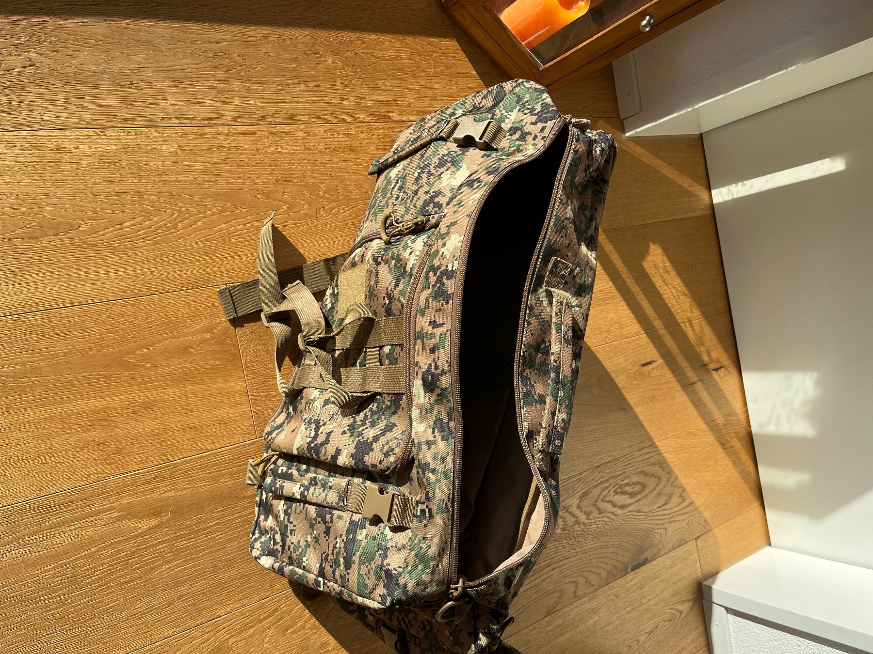 Zaini: Robuste Militär Reisetasche / Rucksack – Nuovo (secondo la descrizione) da Sörenberg venduto da LKE 3