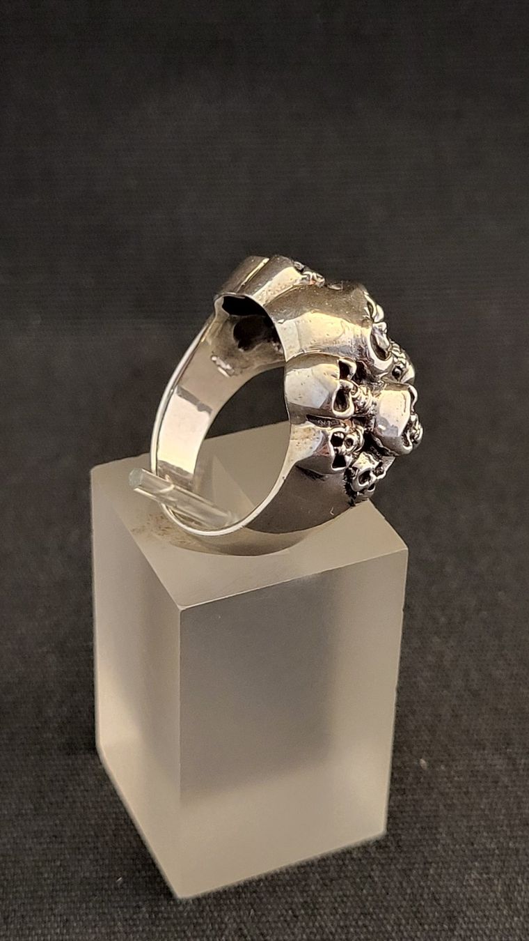 Anelli: Totenkopf-Ring Skulls Silber 925 – Usato da Basel venduto da spinne02 2