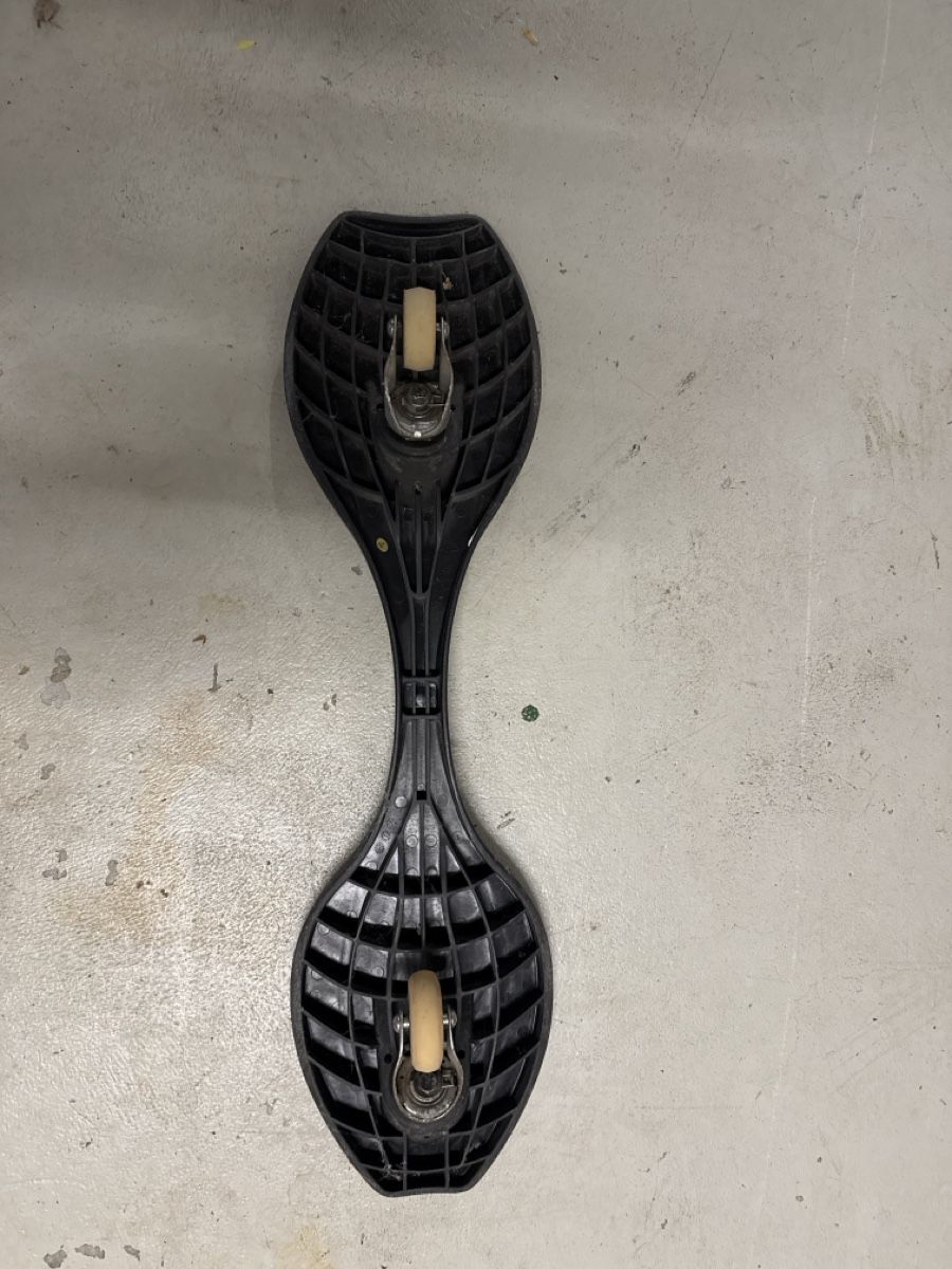 Skateboards: RipStik Ripster Waveboard black – Usato da Hauptwil venduto da aromashop 1