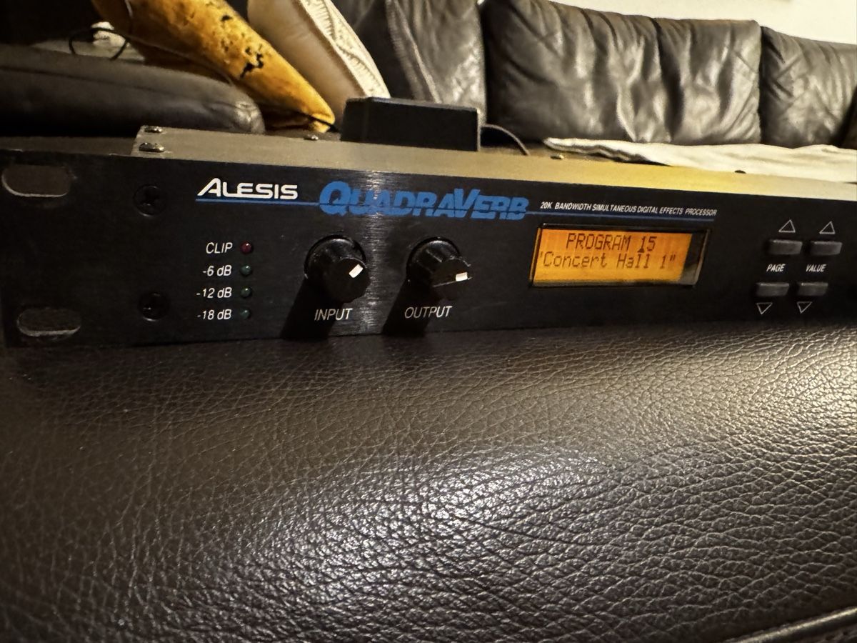 Alesis Strumenti musicali: Alesis Quadraverb Plus - Multieffektgerät – Usato da Zürich venduto da 1cut2 6