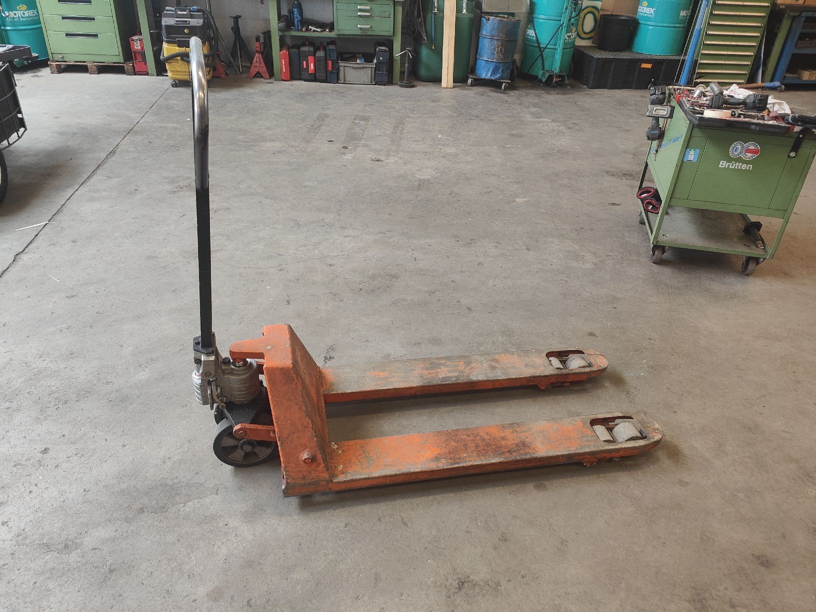 Carrelli elevatori e a forche: Handhubwagen Palettenrolli – Difettoso da brütten venduto da ford6600