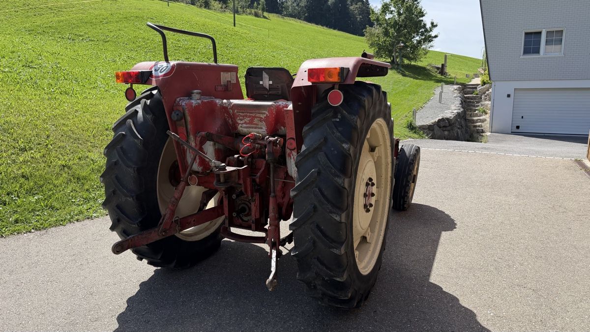 Case IH Trattori: International IH 474 Traktor mit MFK – Usato da Rehetobel venduto da ZM81 8