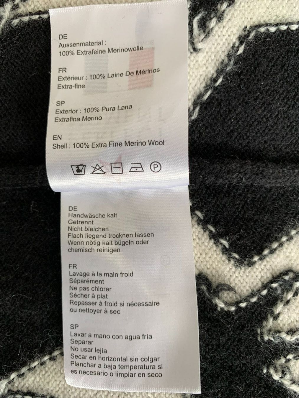 Maglioni & Felpe: PERFECT MOMENT: Neuer exklusiver schwarzer Pullover, S – Nuovo (secondo la descrizione) da Luzern venduto da designluzern 6