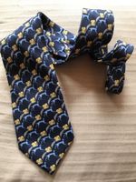 Cravate LANVIN Paris, soie bleue motifs chat fleurs