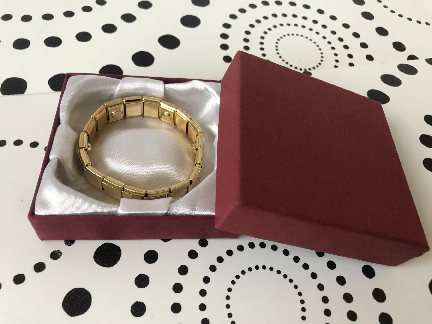 Bracciali & Braccialetti: Bracelet doré extensible vintage - Élégant et tendance! – Nuovo e nell'imballaggio originale da Epalinges venduto da dream-watch 3