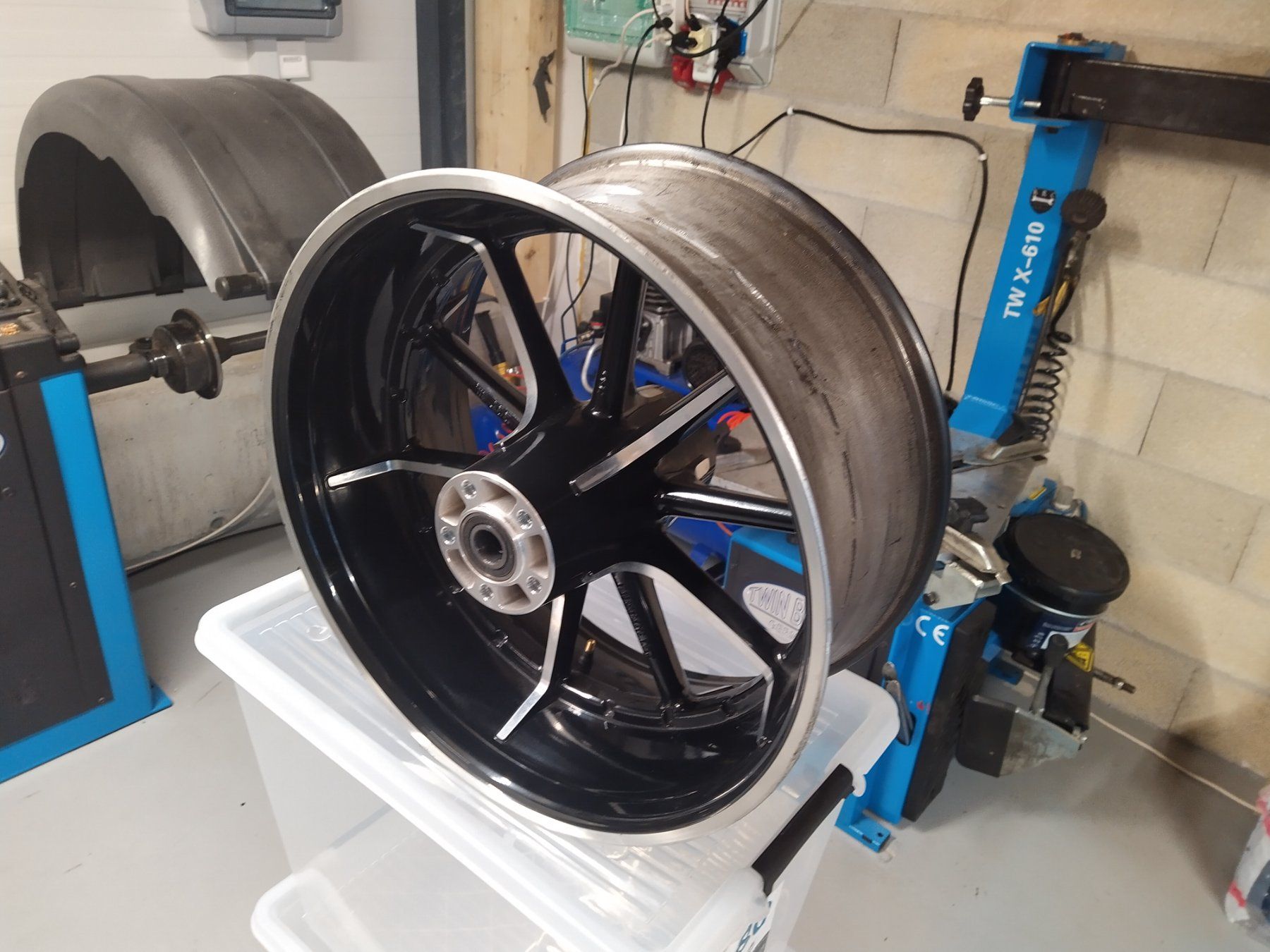 Cerchioni: Jantes Harley – Usato da Mont-sur-Rolle venduto da moyodanat 2