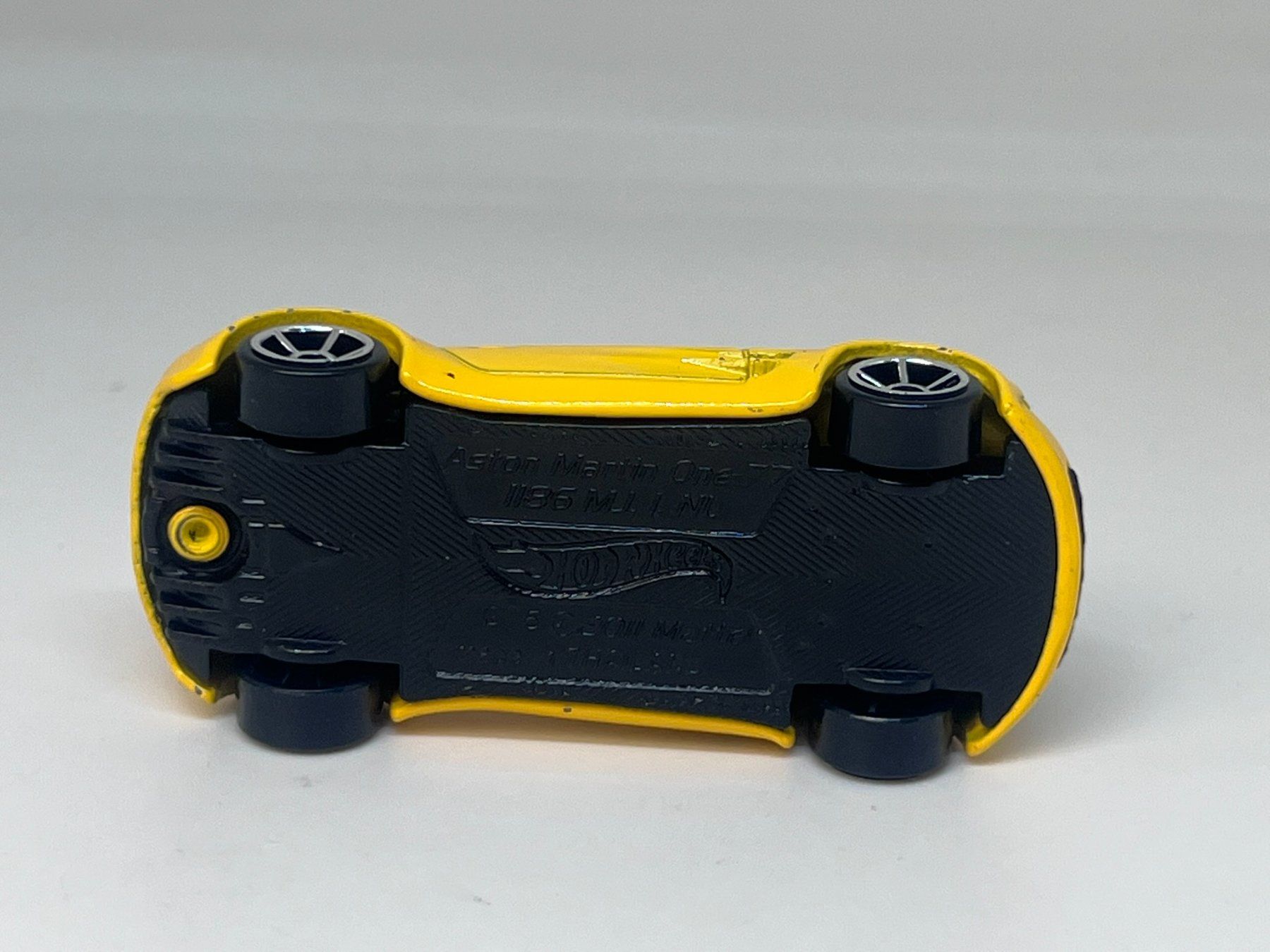 Hot Wheels Modellini d'auto: Hot Wheels Aston Martin One-77 #446 – Usato da Wildegg venduto da LaaBoutique 3
