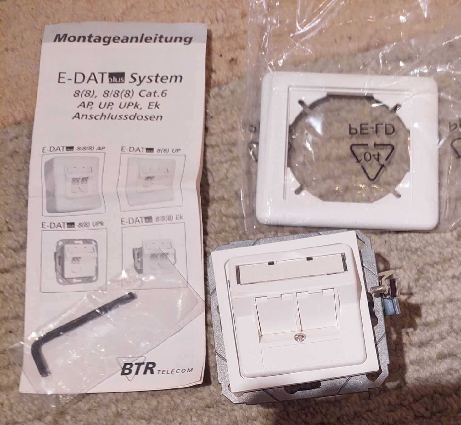 Spine: E-Data Anschlussdose und 2 Kabel, 5 und 4m. Neu – Usato da Zürich venduto da Cortin 2