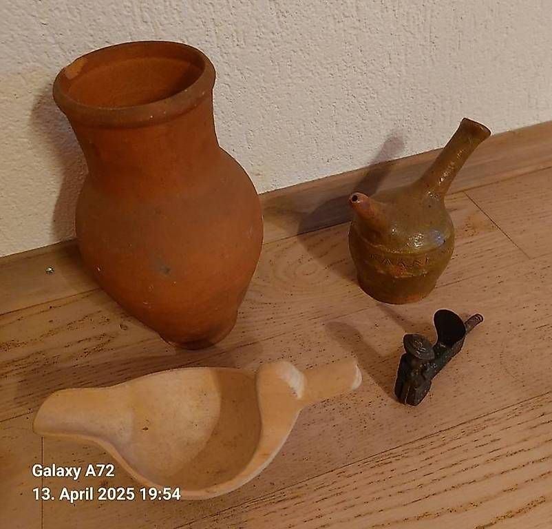 Toutes les décorations: Antike Artikel pro Stk. ab  – D'occasion à Uetendorf par Neuenberg 1
