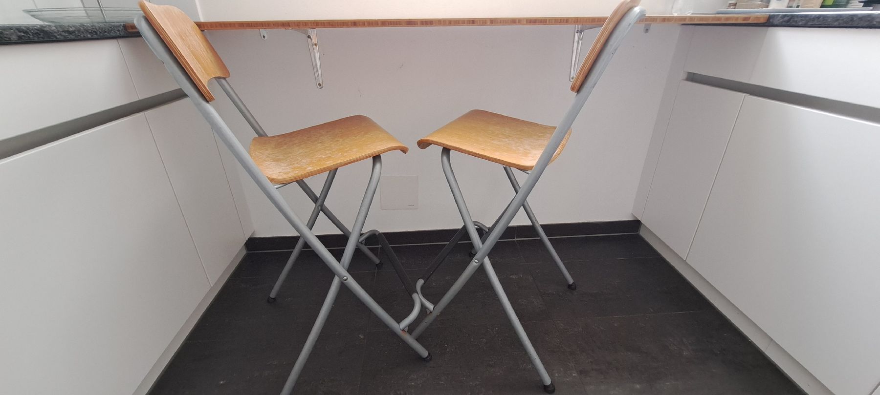 Ikea Seggioloni: Klappstühle hoch – Usato da Bubikon venduto da Tempelrider