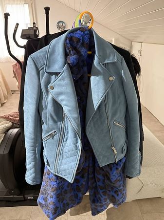 blaue jacke 
