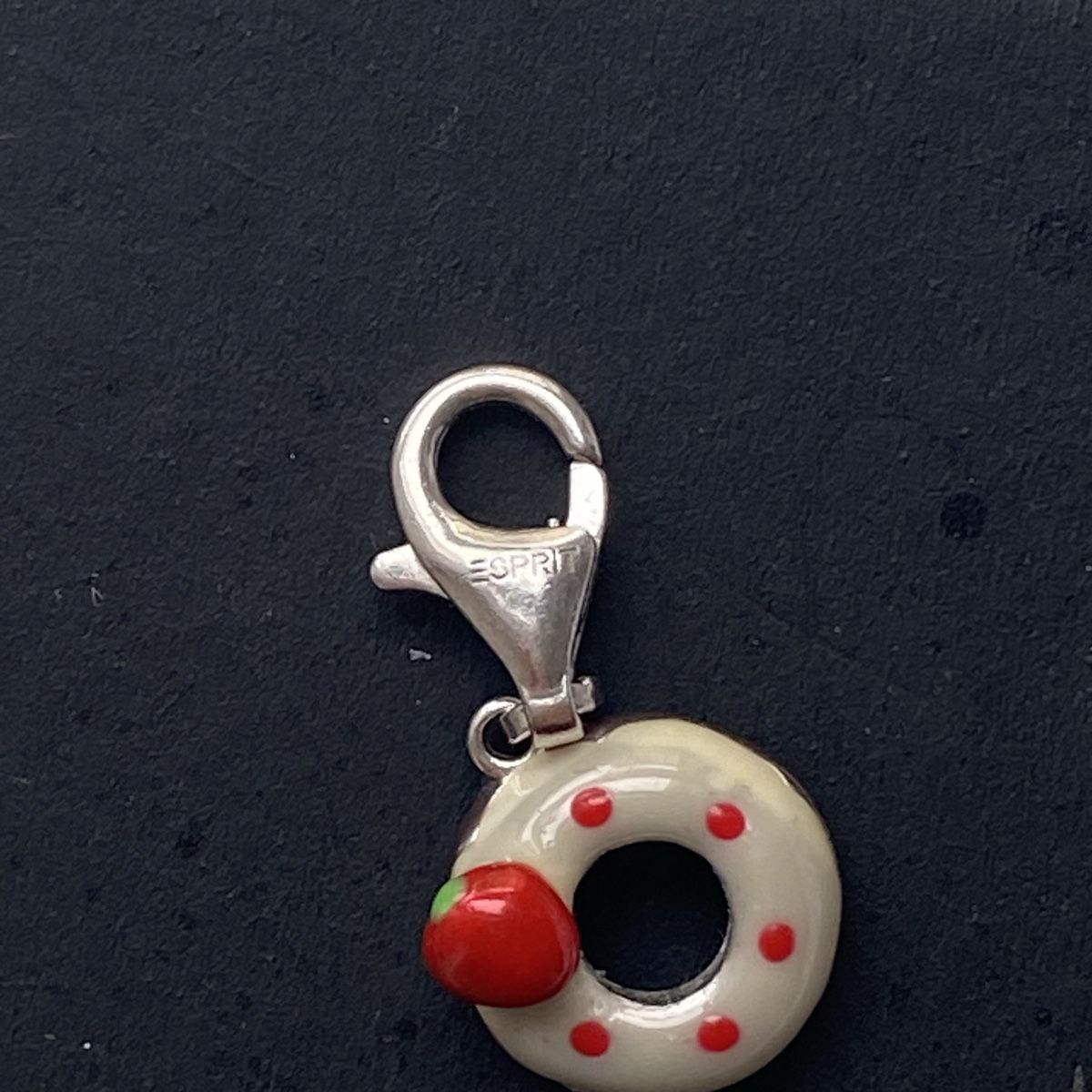 Esprit Ciondoli: ESPRIT Silber 925 Erdbeer Donut Charms – Usato da Givisiez venduto da dor_xb9k 1