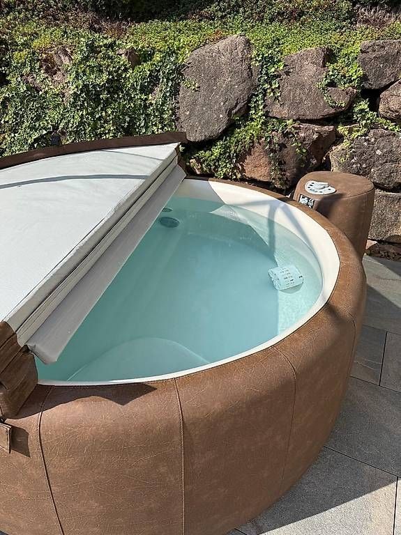 Softub Whirlpool: Ausstellungsmodel Softub 300+ Resort in Mocca – Neu (gemäss Beschreibung) aus Schongau von Immocar