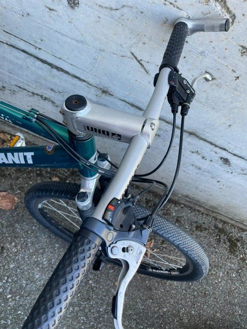 Vélos: vélo " Granit " 21v , 26' – D'occasion à Ursy par DK8 1