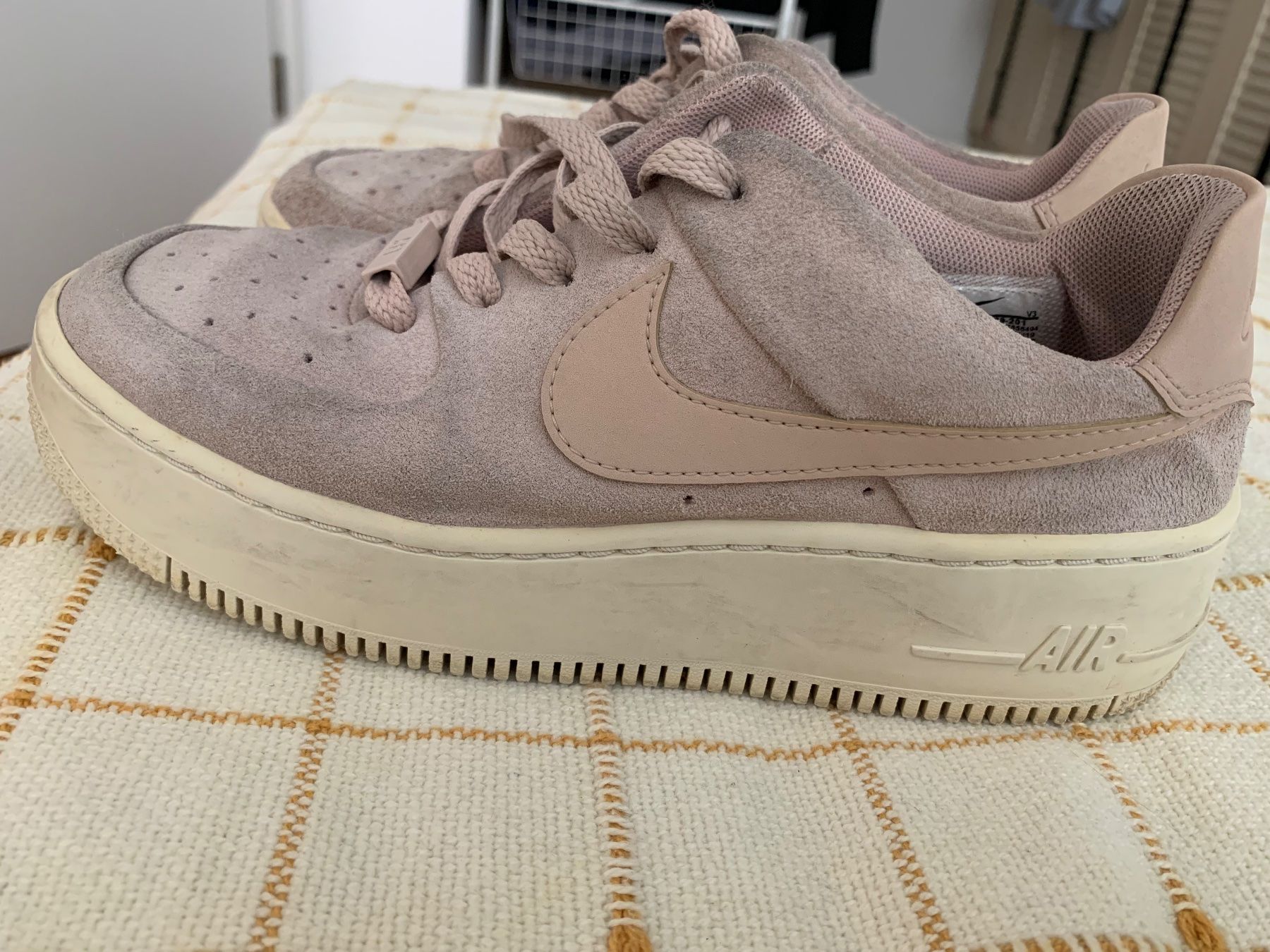 Nike Damenschuhe: Nike Air Force 1 Sneaker Grösse 36 – Gebraucht aus Ettingen von evs_6w9m 4