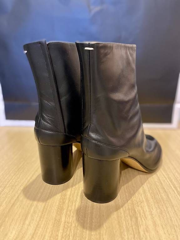 Maison Margiela Scarpe da donna: Maison Margiela Tabi Boots MM22 – Nuovo e nell'imballaggio originale da Zürich venduto da NNuk 3