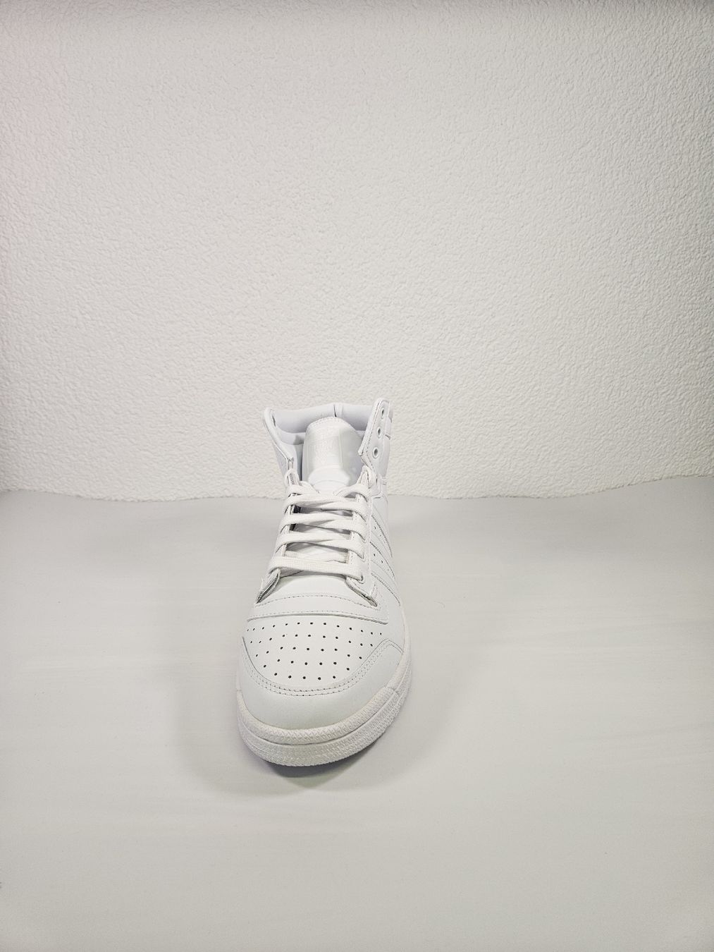 Adidas Scarpe da uomo: Adidas Hi Sneaker weiss Grösse 46 – Nuovo (secondo la descrizione) da Basel venduto da VoidRunner_2077 1