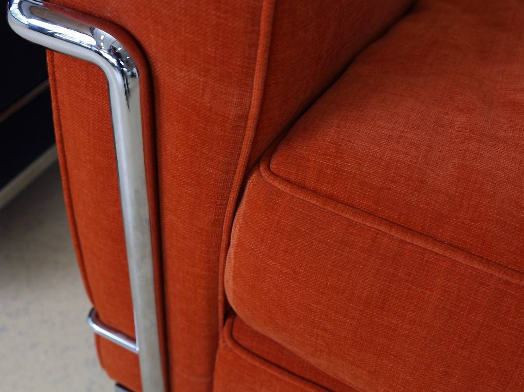 Le Corbusier Poltrone: Cassina LC2 Sessel Set | Orange & Dunkelblau – Usato da Meinisberg venduto da atelier_TILIJA 9